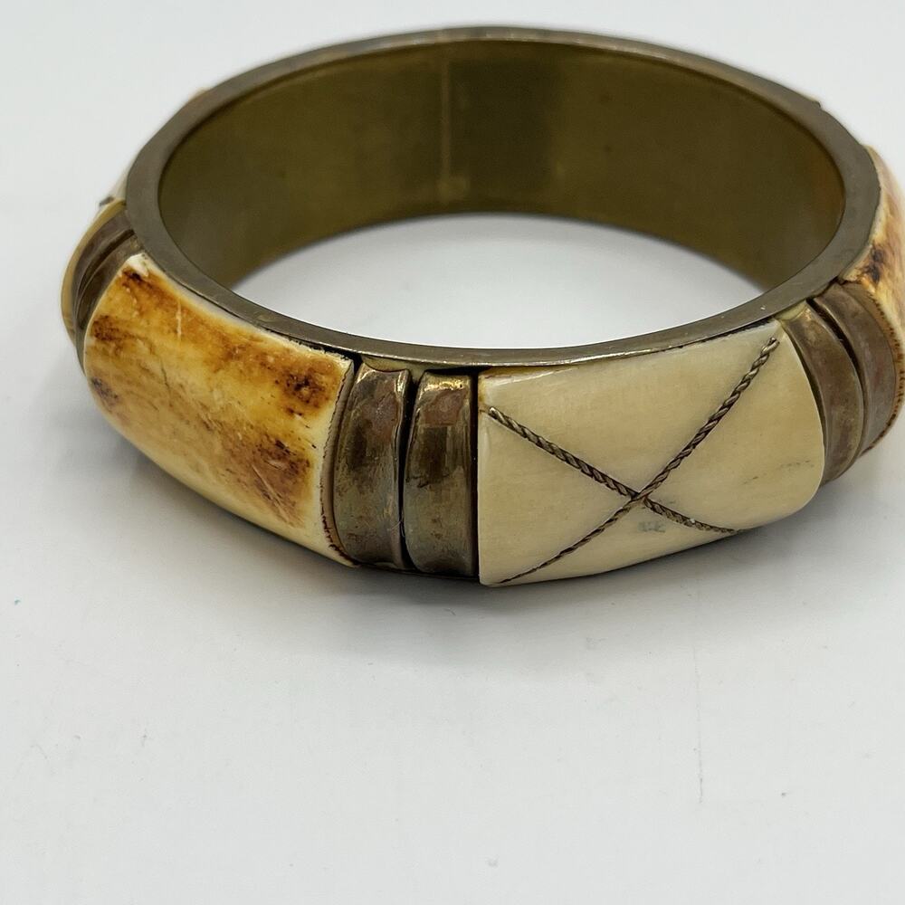 Stone Brass Women’s Cuff Bracelet Ivory Tone Slip On Boho Peasant Nature - Picture 3 of 13